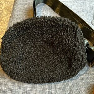 Ardene black sherpa crossbody pouch bag